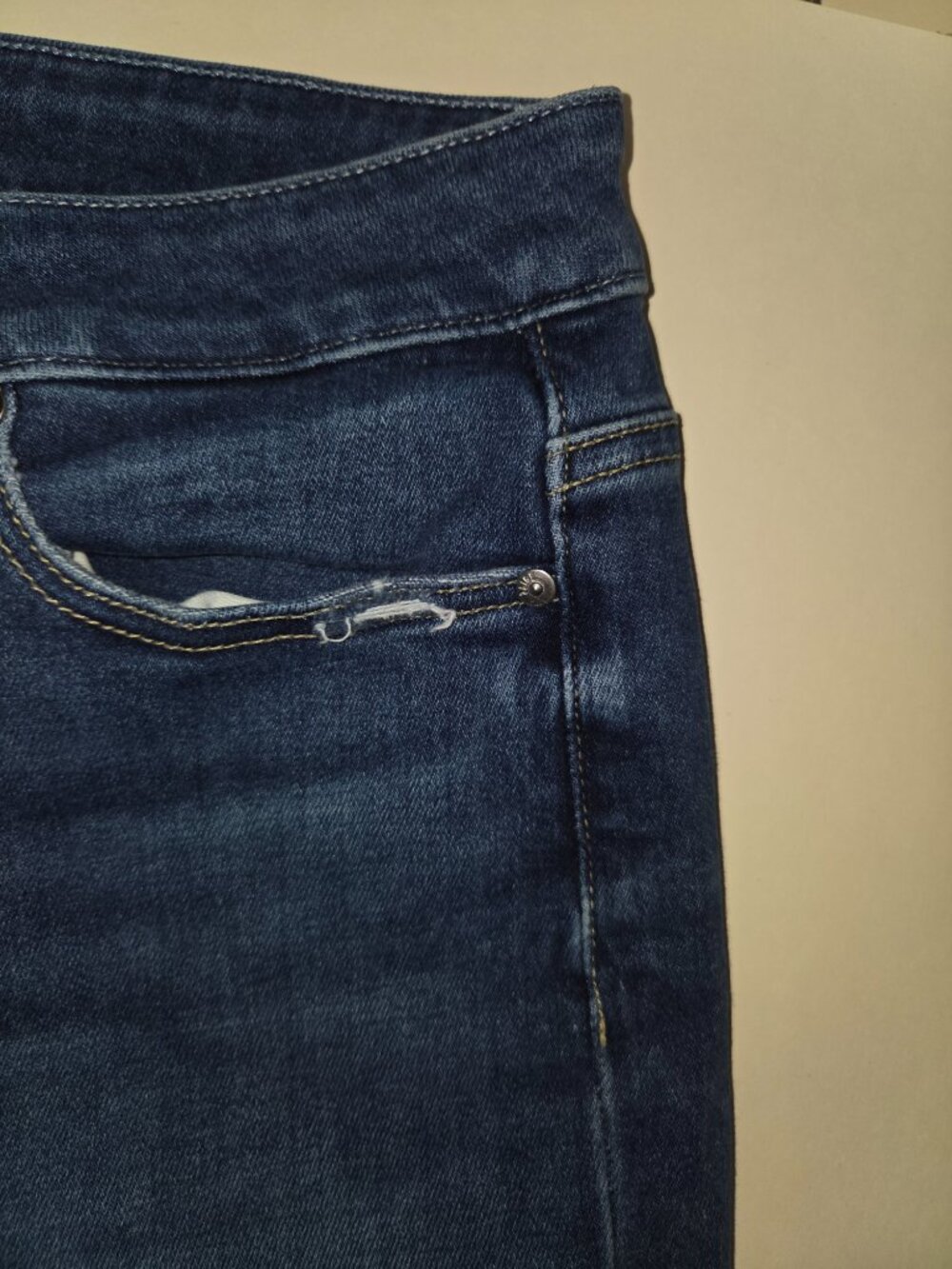 Paige Cindy Straight Jeans Roam Distressed Size 29 - Picture 4 of 10